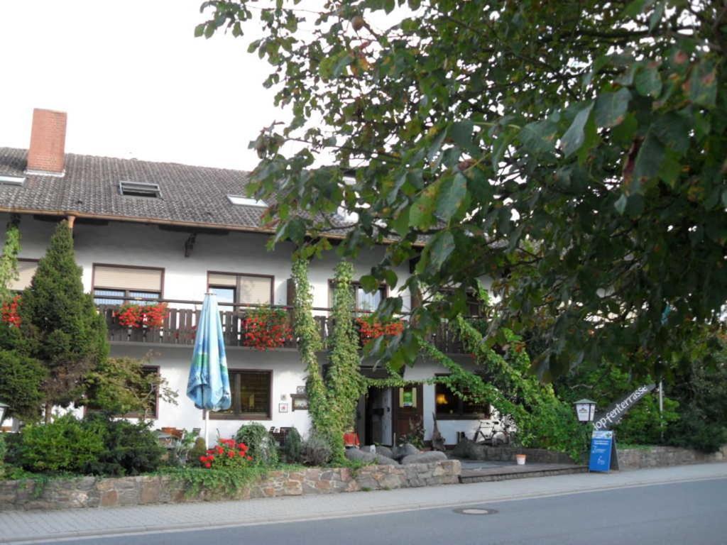 Landgasthof Brunnenwirt Zum Meenzer Hotel Fischbachtal Exterior foto